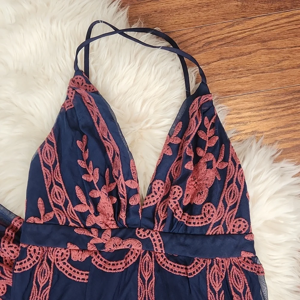 BarVely Lace Empire Waist Embroidered Maxi Dress - Picture 4 of 8